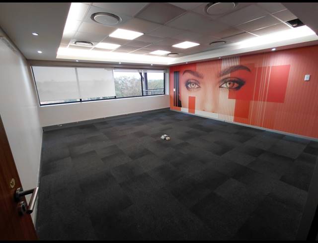 1,960M² OFFICE TO LET IN WOODMEAD